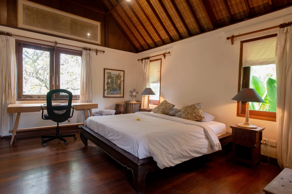Standard guest room